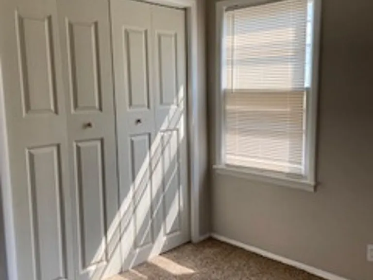 5433 Encino Rd — Photo 5