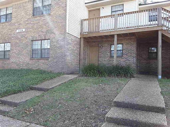 5th image of 1104 Greentree Ct APT E