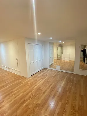 Rented by New York Realty | media 6