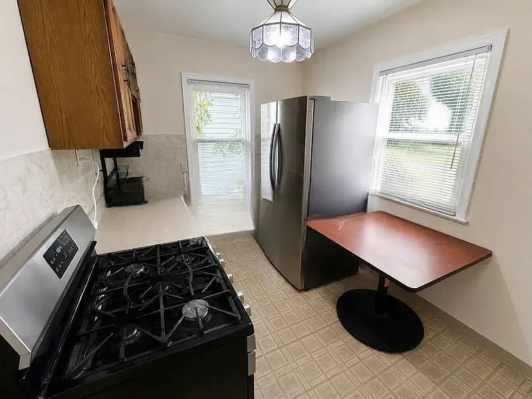 7708 Brocton Ct — Photo 5