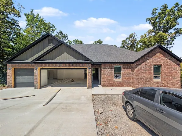 11 Carrick Dr, Bella Vista, AR 72715