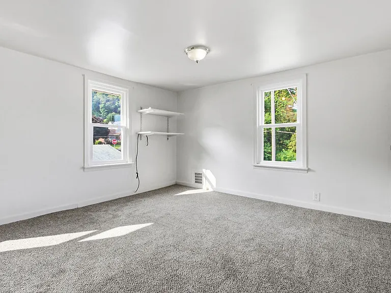 1810 Salem St — Photo 8