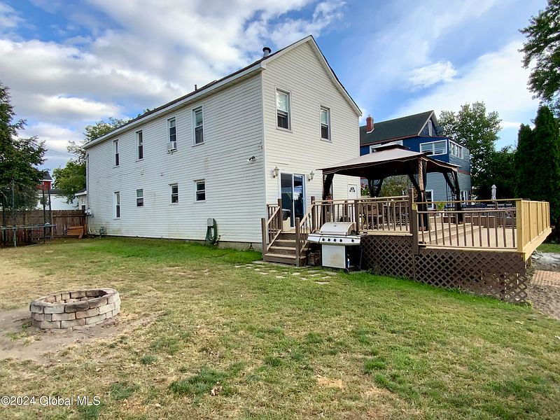 4th image of 1247 7th Avenue