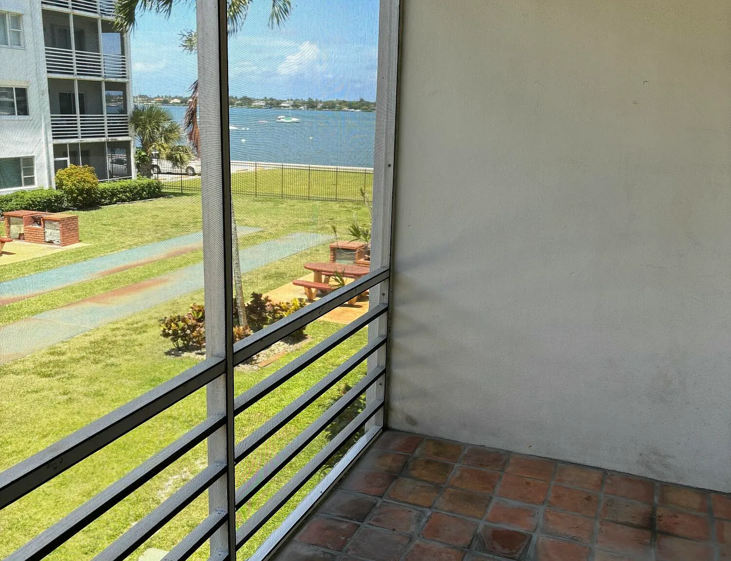1 bed, 1.0 bath, 660 sqft, $1,800 — Photo 2