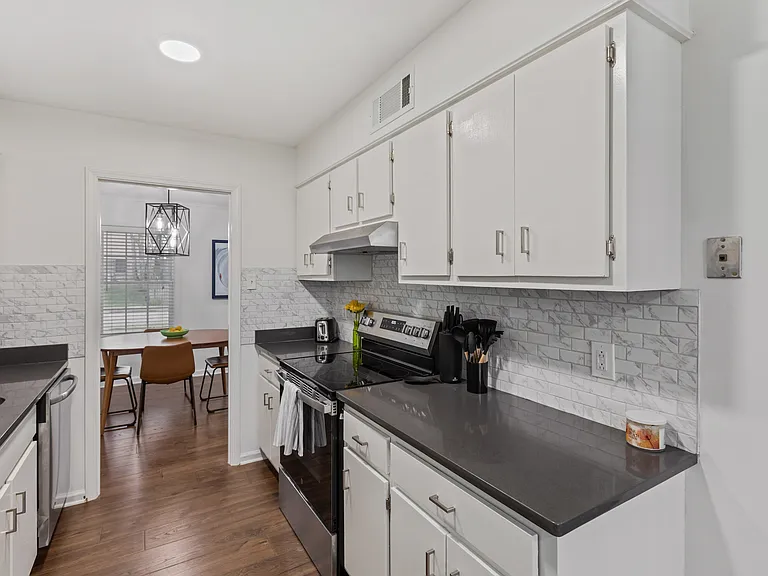 Aspenhill Dr — Photo 10