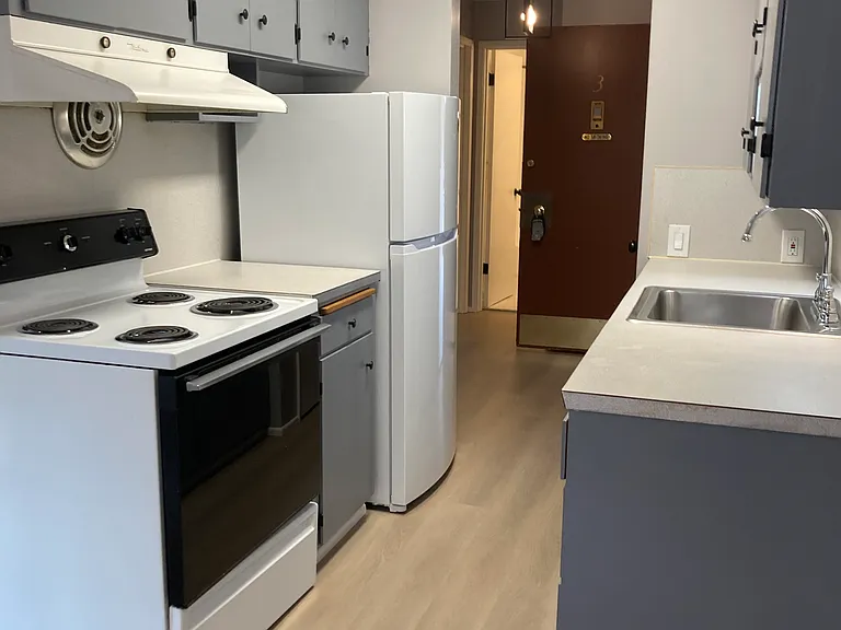 The Cameo Apartments — Photo 13