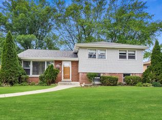 1208 S Robert Dr, Mount Prospect, IL