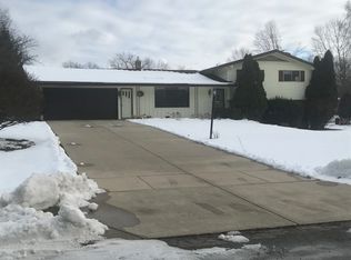 900 Oakhurst Ave NW, Grand Rapids, MI