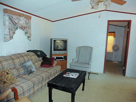 5th image of 195 Aspen Dr