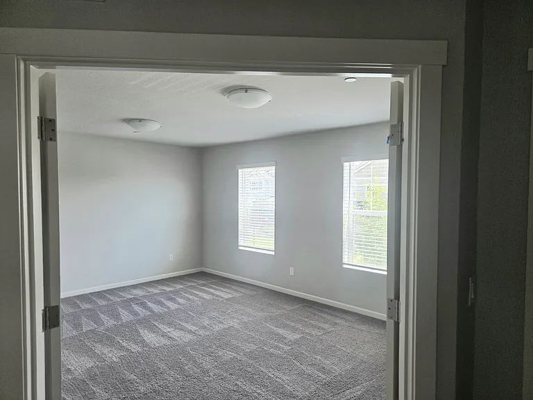 6311 N 88th Ave — Photo 34