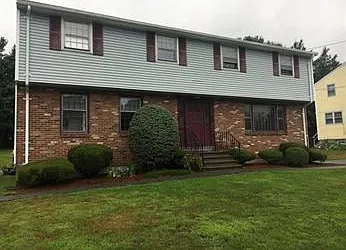 11-15 Lee St