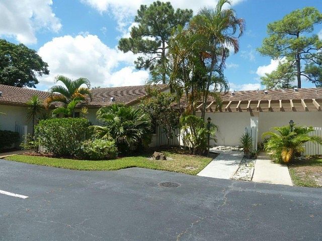 1st image of 6106 Woodlake Blvd