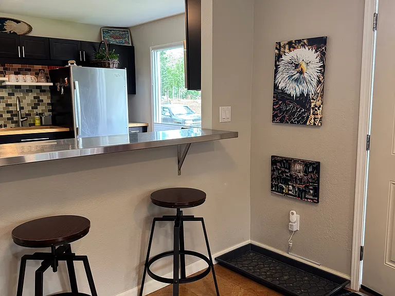 2160 Stanford Dr — Photo 6