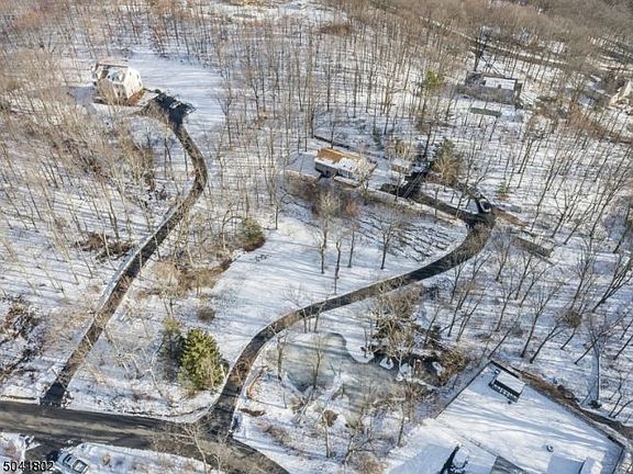 5th image of 284 Lakeview Dr