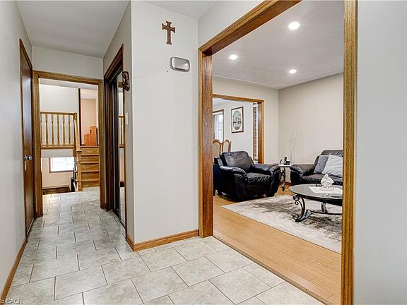 3rd image of 67 Durham St