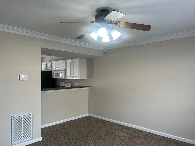 300 McConville Rd #70 — Photo 2