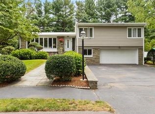 8 Bishops Ln, Lynnfield, MA 01940