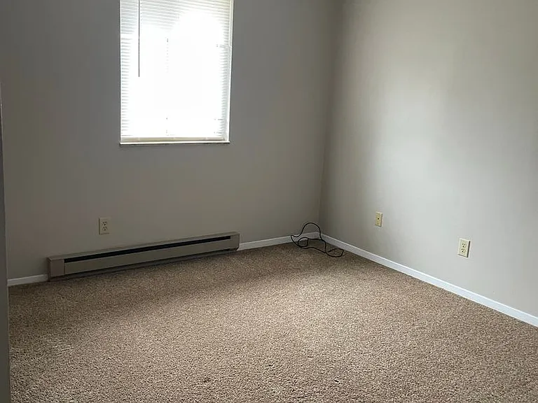 622 Miami Dr — Photo 4
