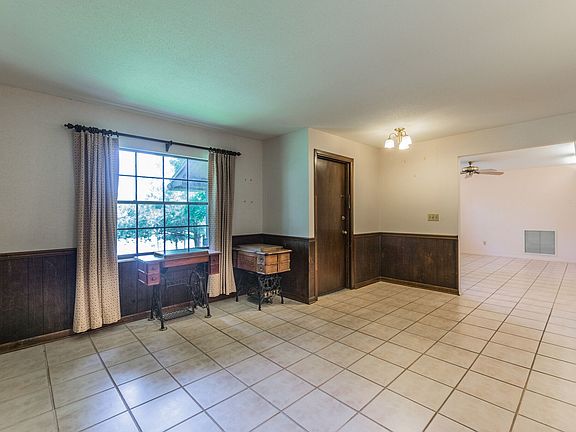 5th image of 3290 Hickory Ln
