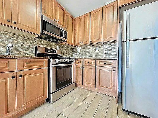 1st image of 621 Crescent St #3B