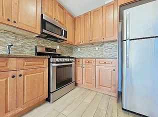 621 Crescent St #3B, Brooklyn, NY 11208