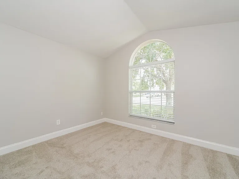 2708 Eagle Creek Ct — Photo 12