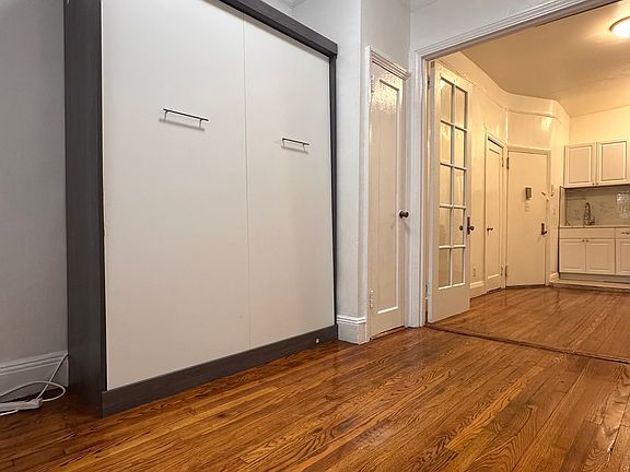 4th image of 929 Columbus Ave APT 1B