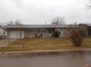 605 Belmont Dr, Rapid City, SD 57702