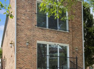 1618 N Burling St #A, Chicago, IL 60614