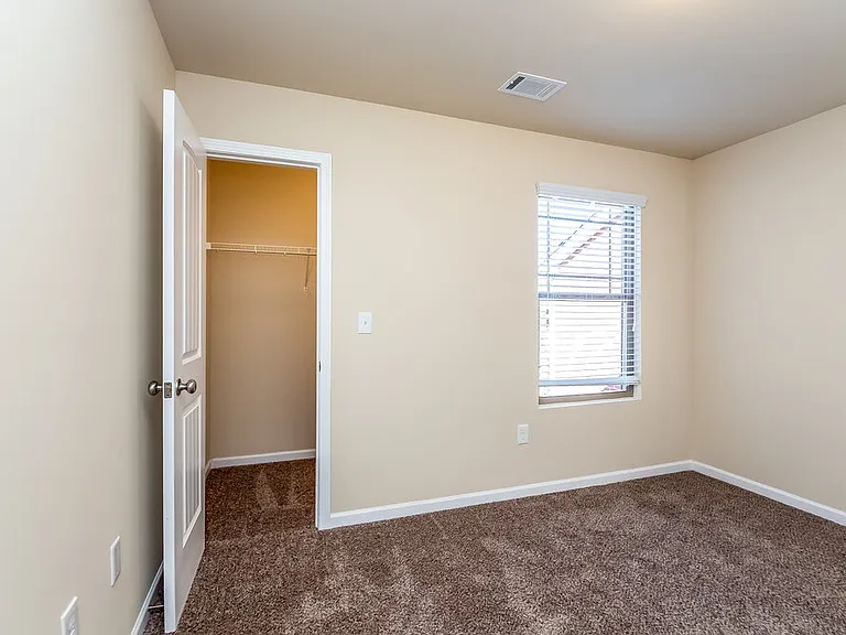 1205 Faye Ct — Photo 14