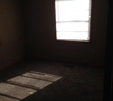 5th image of 510 W Main St
