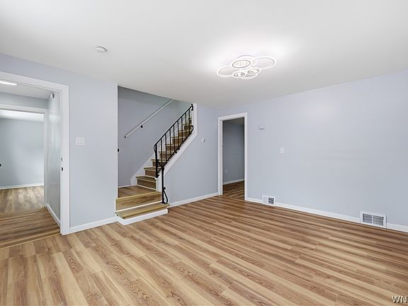 4th image of 352 Davidson Ave