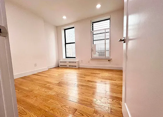 Rented by EastMount Realty LLC | media 7