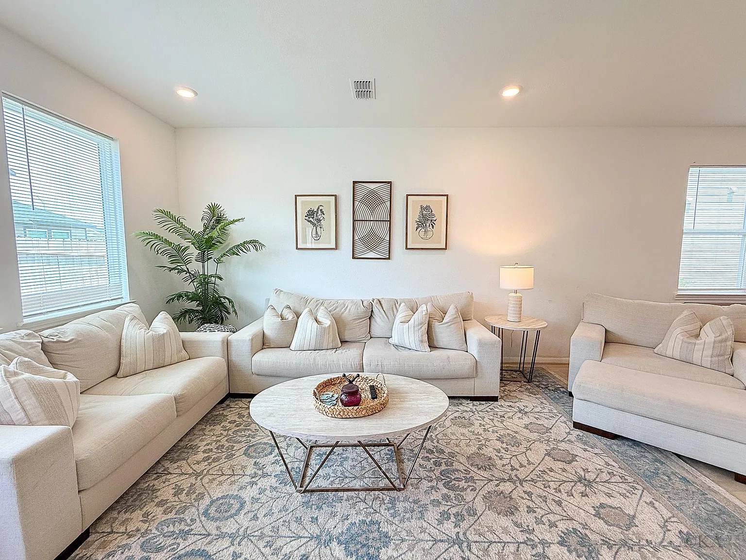 4 bed, 2.5 bath, 2030 sqft, $2,600 — Photo 1