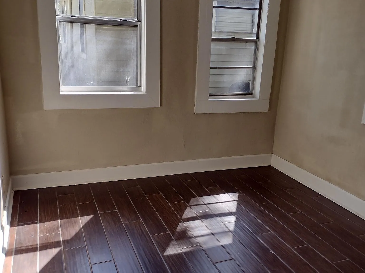 1445 W 13th St — Photo 2