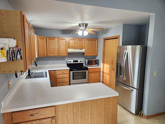 3rd image of 208 Marlboro Ave