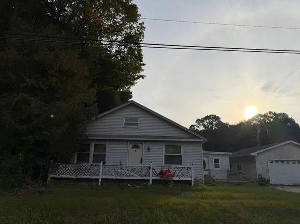 3303 Lakeshore Rd, Lexington, MI 48450
