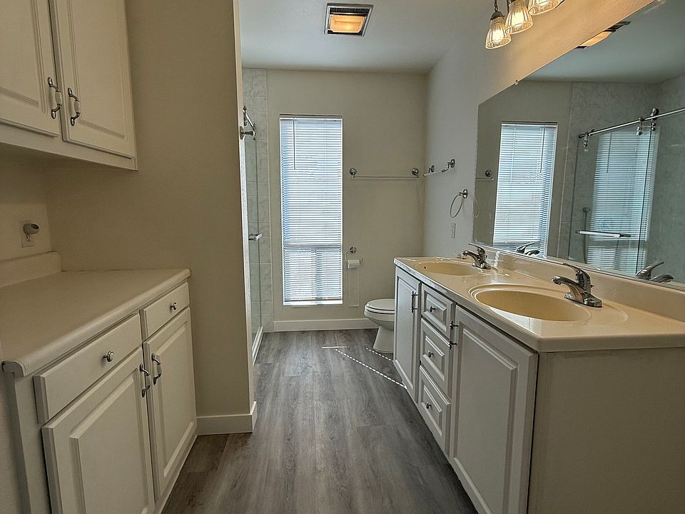 2nd image of 10317 Gramercy Pl #2