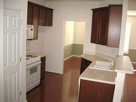 Kitchen - Fridge avail.