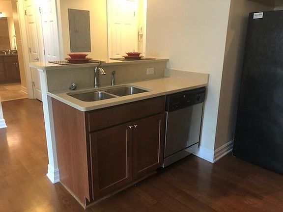 4th image of 1040 Delaware Ave #B