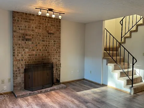 2 bed, 1.5 bath, 1050 sqft, $2,600 — Photo 4