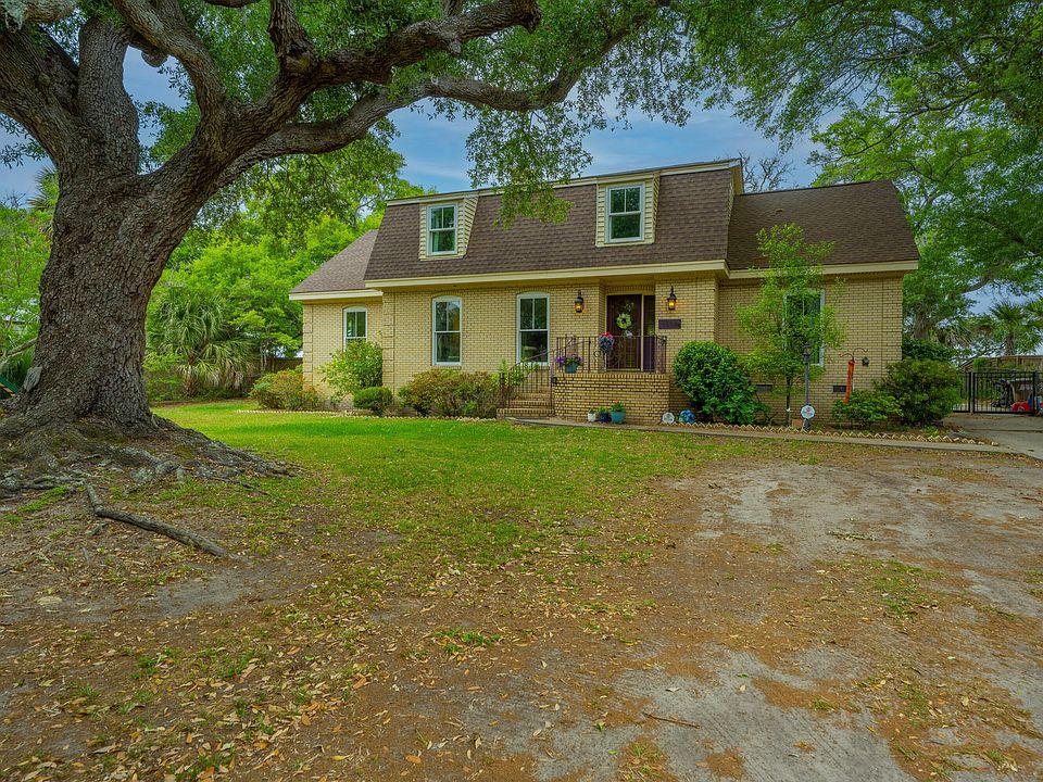 1st image of 1614 Oak Island Dr