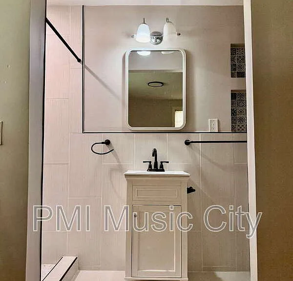 322 Arrington St — Photo 8