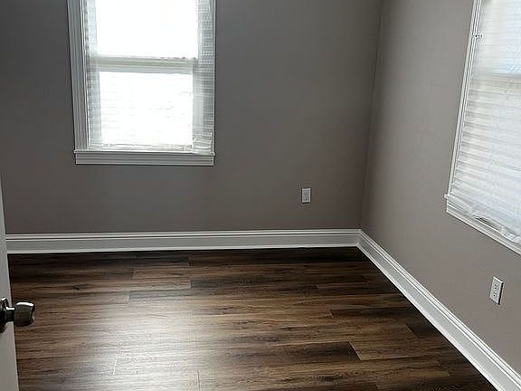 4th image of 434 Farrington Dr