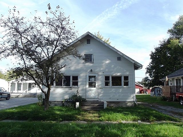 1st image of 1058 W Jefferson St