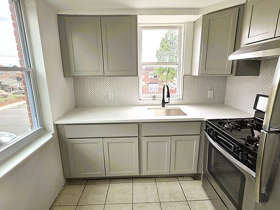 4th image of 7900 Gilbert St #2