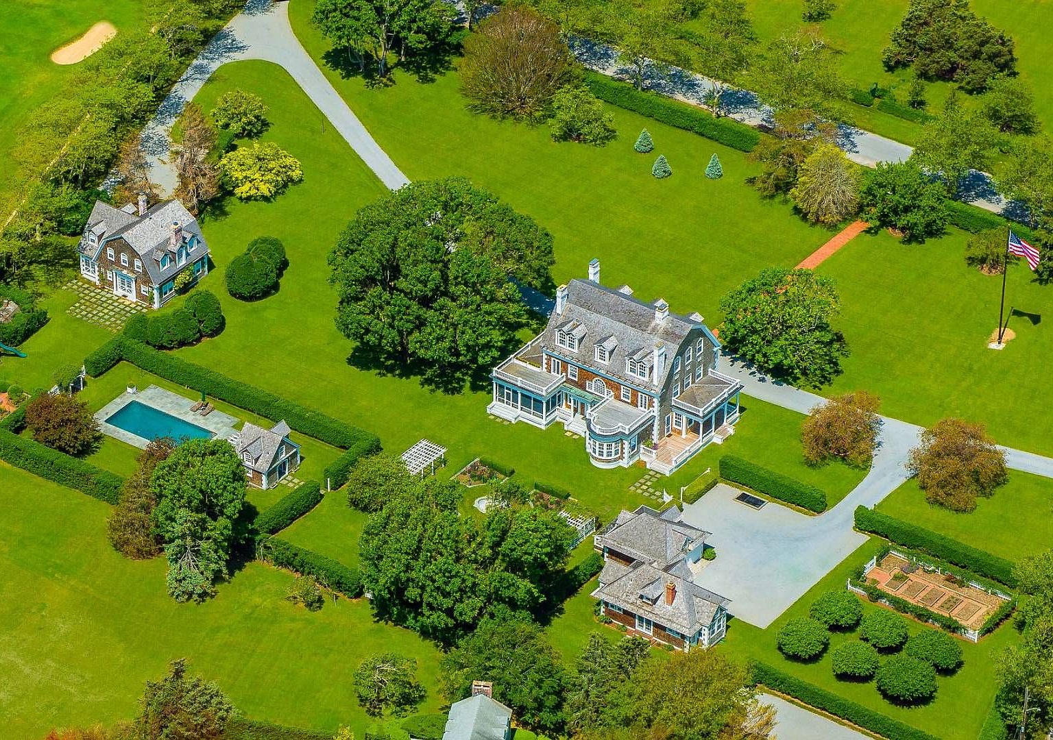 25 Shinnecock Rd, Quogue, NY 11959 | Zillow