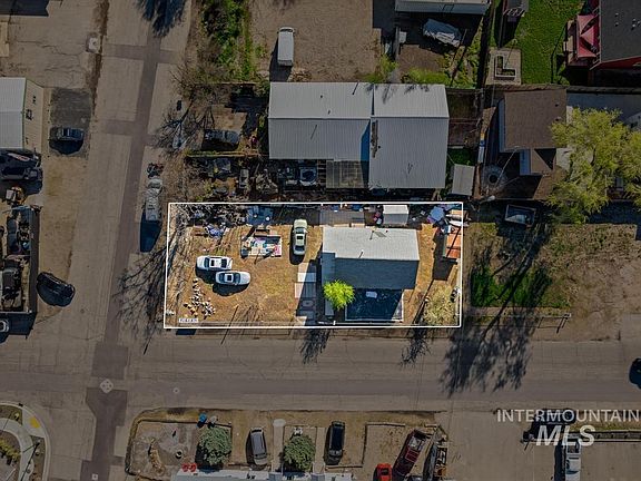 3rd image of 3519 N Clay St