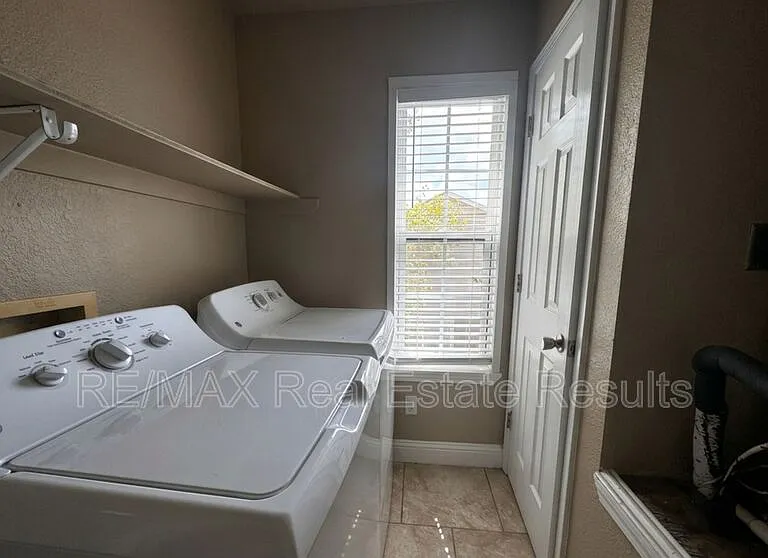 1521 N Dawn Dr — Photo 8