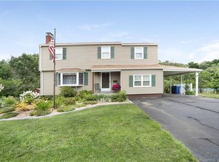 35 Azalea Dr, Middletown, CT 06457